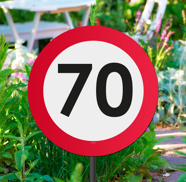 Dekoration für den 70. Geburtstag oder zum Jubiläum. Die Zahlen Verkehrstafel ist aus festem Plastik (Durchmesser 26 cm). Das Schild ist an einem Plastikstiel angebracht. Dieser kann in der Höhe verstellt werden von 45 bis 70 cm. Der Plastikstengel kann a