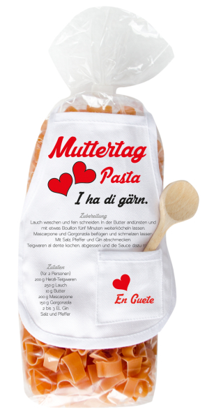Das besondere Geschenk für Muttertag! Und diese Nudelpackung hat es tatsächlich in sich. Die exklusiven Herz-Teigwaren (400 g) wurden in der Schweiz hergestellt. Das Muttertags-Geschenk wird zudem mit einer tollen Miniatur-Kochausrüstung au