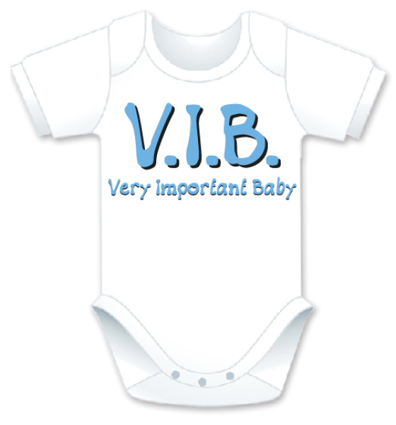 Kurzarm Babybody mit dem Spruch: V.I.B. Very Important Baby. Die grosse Show der herzigen Babybodies. Die Strampler mit den lustigen Sprüchen. Das finden nicht nur die Kleinkinder lustig, sondern vor allem auch die Erwachsenen haben an diesem Geschen