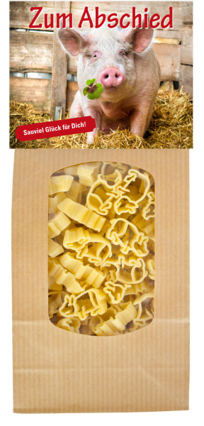 Zum Abschied. Sauviel Glück für Dich. Die beliebten Schwein Teigwaren in einer schönen Geschenkpackung. Am Naturbeutel ist eine Etikette angebracht. Vorderseite mit Sprüchen, Rückseite mit einem feinen Pasta Rezept mit Tomaten Mozzarella Sauce. Nudeln her