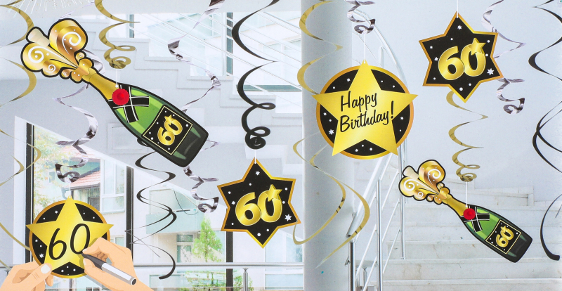 Happy Birthday zum 60. Geburtstag. Mit dieser Dekoration in den Farben Gold und Schwarz kann jede Geburtstagsparty dekoriert werden. Die Spiralen können von der Decke runtergehängt werden. Ideal als Deko zum Geburtstag. Kann auch mit weiteren Deko Artikel
