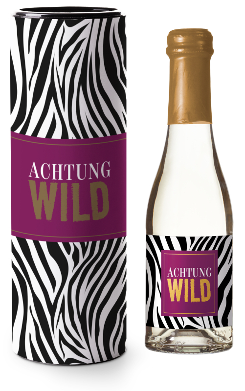 Achtung Wild. Mit dem Zebramuster aus der Serie Wild in the city. Prickeln für Dich. Der Prosecco Schaumwein zum Verschenken. Die Sektflasche ist in einem Geschenkkarton verpackt, daher eine schöne Geschenkidee. Der Perlwein wird in Deutschland produziert