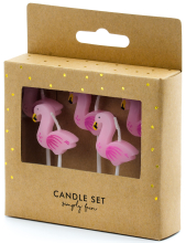 Die Tortenkerzen und Kuchenkerzen in Form von Flamingos. Flamingo Kerzen auf einem Plastikstecker. Ideal für auf die Torte oder den Kuchen. Damit wird jede Geburtstagstorte und jeder Geburtstagskuchen zum Highlight. ​ 5 Kerzen in einer Packung.