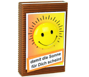 Gutscheinbox mit dem Spruch: Damit die Sonne für Dich scheint. Mit einem Magnet auf dem Deckel. Das Böxli eignet sich für Gutschein- und Geldgeschenke. Grösse wie eine grosse Zündholzschachtel: 12 x 8 x 2 cm