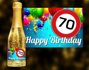 Happy Birthday, 70. Geburtstag. Ein einzigartiges weinhaltiges Getränk mit einer leichten Pfirsich-Note. Der Goldsekt wird in Österreich produziert, komponiert aus den beiden Weinen Grüner Veltliner und Welschriesling. Enthält echtes B