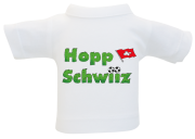 Für den Schweizer Fan und Patriot. Kleines T-Shirt aus Baumwolle. Zum Umhängen an Flaschen oder Geschenke.  Eine witzige Idee, zum Beispiel um selber an einer Weinflasche anzuziehen. Einfach überziehen. Wenn Sie die Ärmel noch etwas ausstopfen, dann stehe