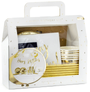 Jetzt deine Geburstag Dekoration in einer Box. Alles was du brauchst, um ein cooles Geburtstagsfest zu feiern. Das Thema lautet Gold! Alles für eine coole Geburtstagsparty. Ein Deko Set mit dem Motto GOLD HAPPY BIRTHDAY PARTY. In dieser Box ist alles enth