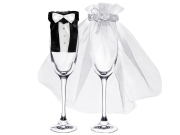 Hochzeitskleider für ans Glas. Die Hochzeit Kleidung kann mit dem Gummizug an ein Proseccoglas oder an ein Sektglas angebracht werden. Eine schöne Dekoration oder ein Hochzeitsgeschenk für das Brautpaar. Eine tolle Geschenksidee, wo man selber kreativ sei