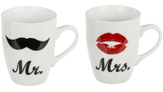 Die lustigen Tassen für Frau und Mann. Mit dem Aufdruck auf der weissen Tasse Mr. & Mrs. ist dies ein super Geschenk zur Hochzeit oder für ein Liebespaar. Zudem hat es einen Mund und einen Schnauz auf den Kaffeetassen / Teetassen abgebildet. Das Set ist v